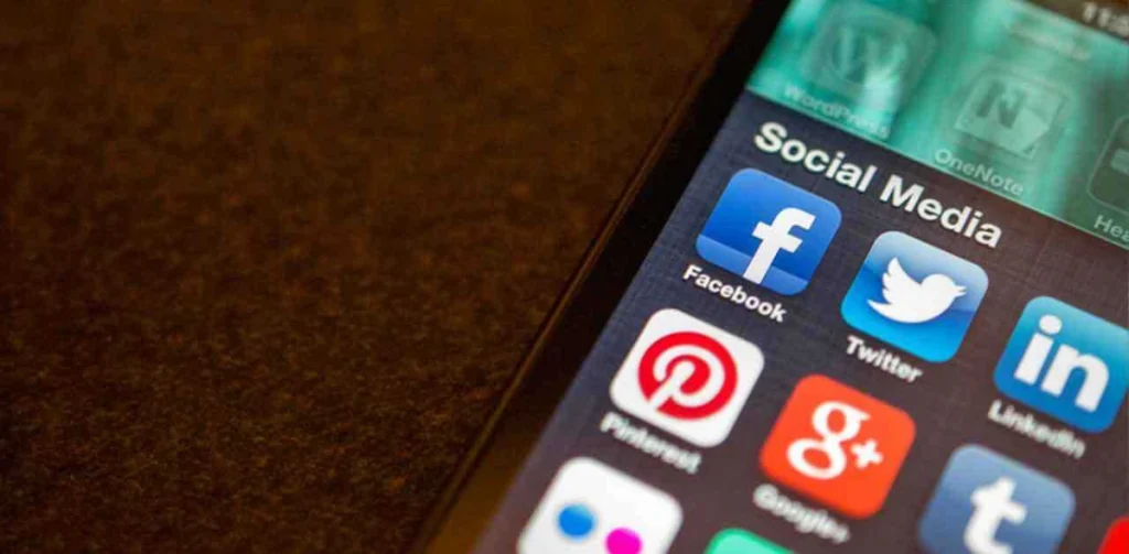 Ban All Social Media Platforms For 6 Days In Pakistan